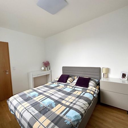 Apartment With Free Parking In Prague Exterior photo
